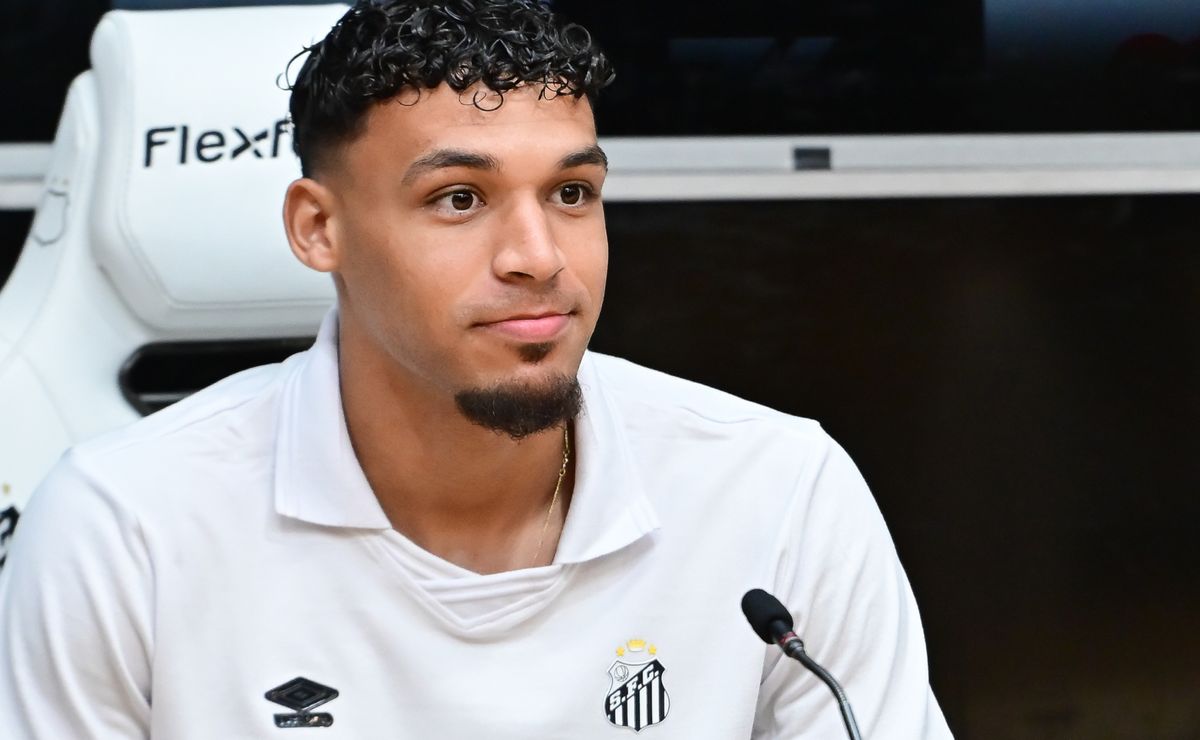Sormani critica desempenho do ex-Flamengo Victor Hugo no Santos: “Acho esse menino muito fraco”