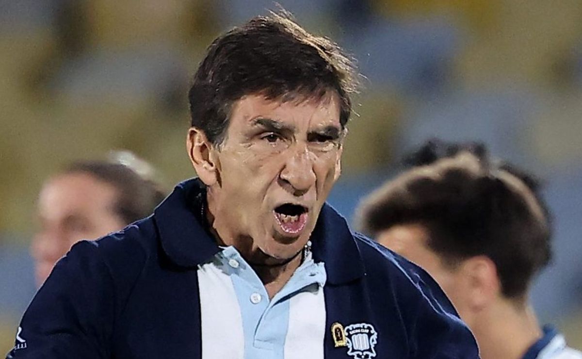 Gustavo Costas, técnico do Racing, se exalta e usa palavras fortes contra Flamengo: “vamos atropelá-los”