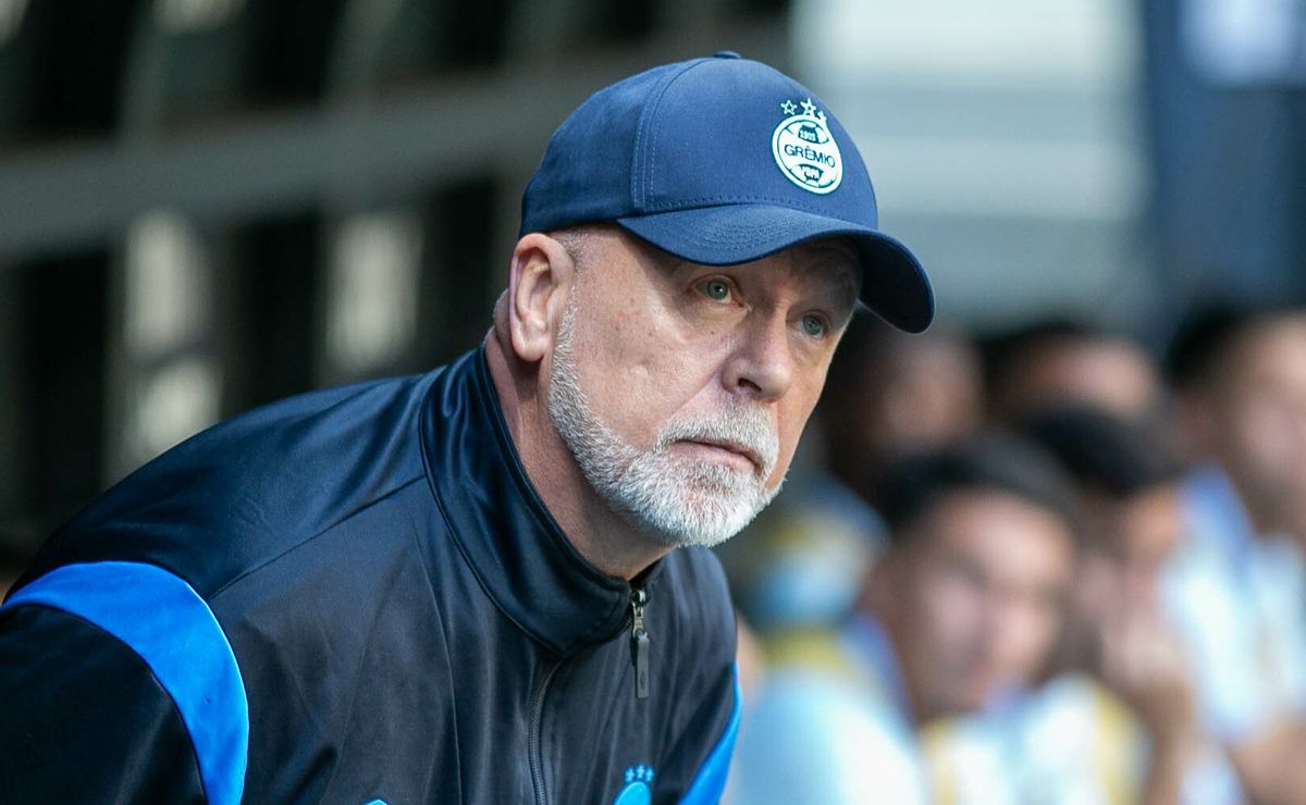 Mano Menezes deixando o Grêmio após o Brasileirão ganha força para acontecer e treinador quer uma resposta