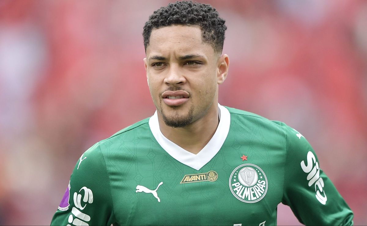 Palmeiras define preço milionário e só aceita proposta irrecusável por Vitor Roque, alvo de ingleses