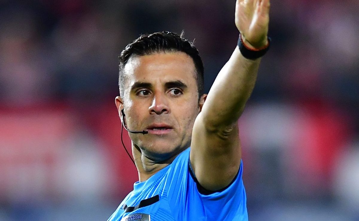 Flamengo se preocupa com a pressão em cima da arbitragem, mas confia na escolha da Conmebol por Piero Maza