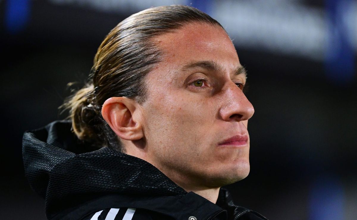 Filipe Luís testa Saúl entre os titulares do Flamengo para decisão contra o Racing