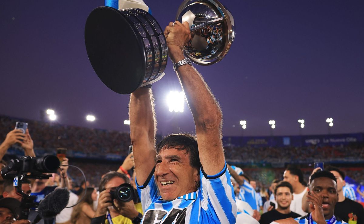 Clima na Argentina é totalmente contra Flamengo e Palmeiras e torcidas rivais se unem ao Racing