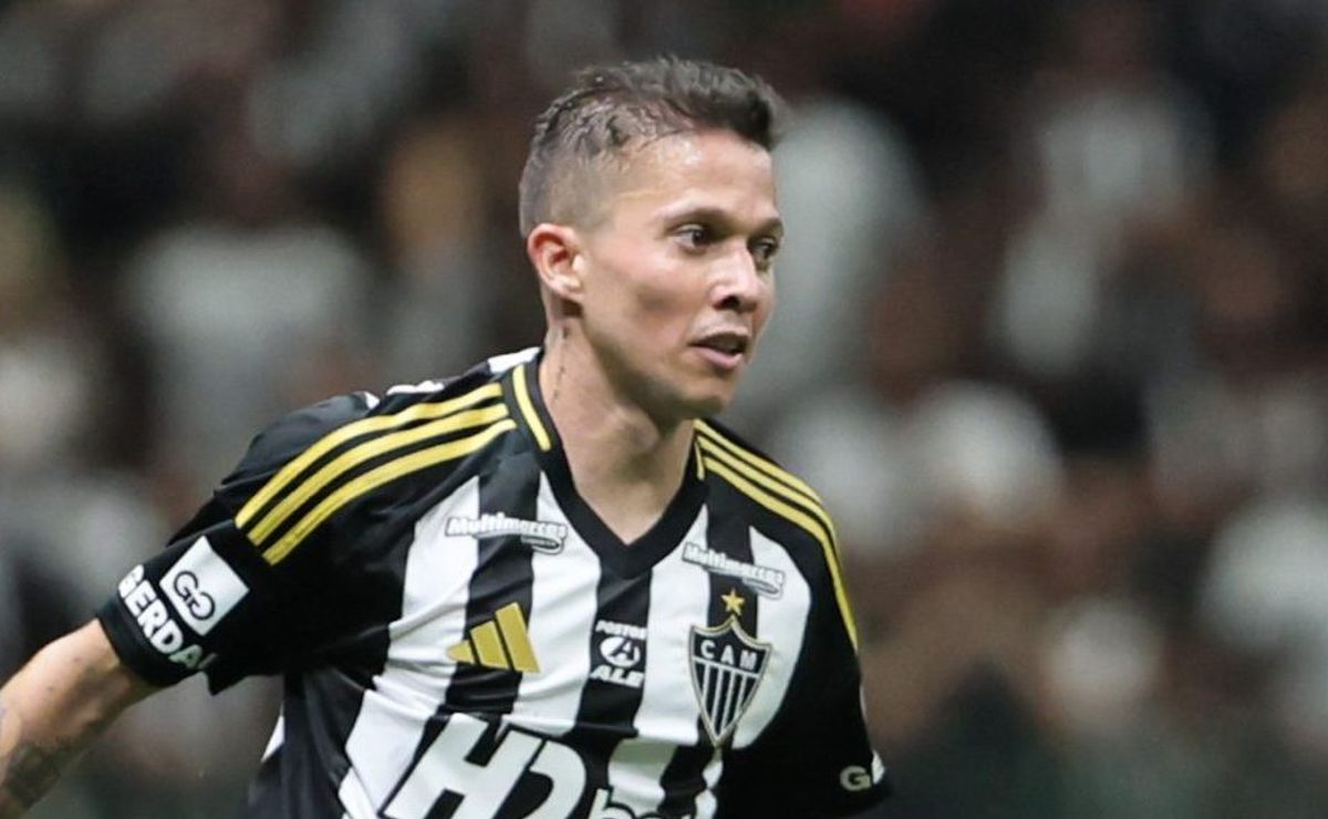 Bernard perde gol inacreditável após saída errada do Del Valle e revolta torcida do Atlético-MG