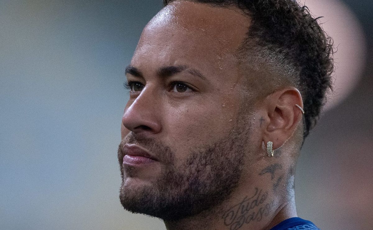 Neymar descarta jogar na Europa e Santos quer renovar contrato até a Copa do Mundo de 2026, diz jornal AS