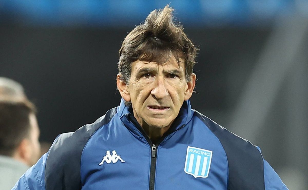 Gustavo Costas projeta mudança no meio-campo, lateral e ataque na escalação em Racing x Flamengo