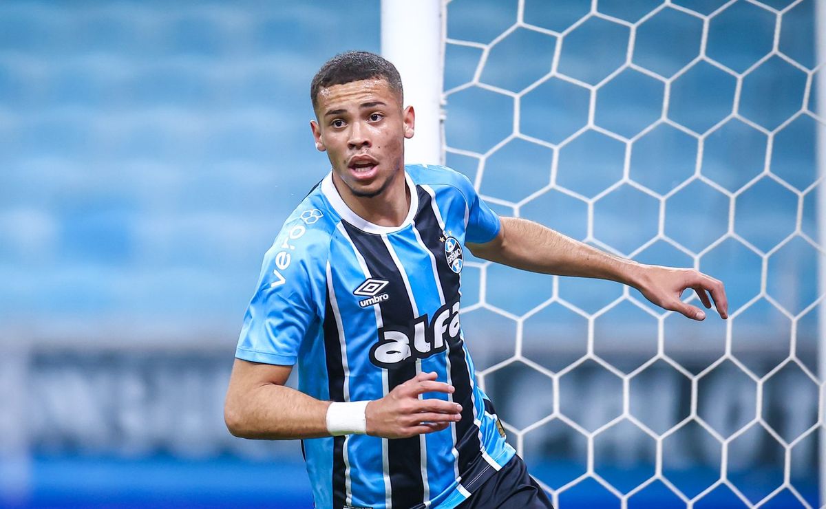 Alysson, do Grêmio, deve receber propostas para jogar na Inglaterra; multa rescisória é de R$ 390 milhões
