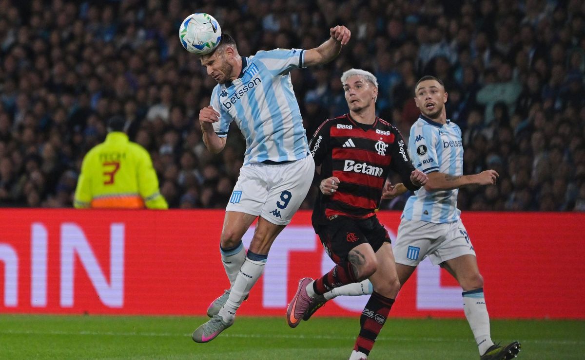 Ataque não aproveita expulsão de Plata e Racing é eliminado pelo Flamengo na Libertadores