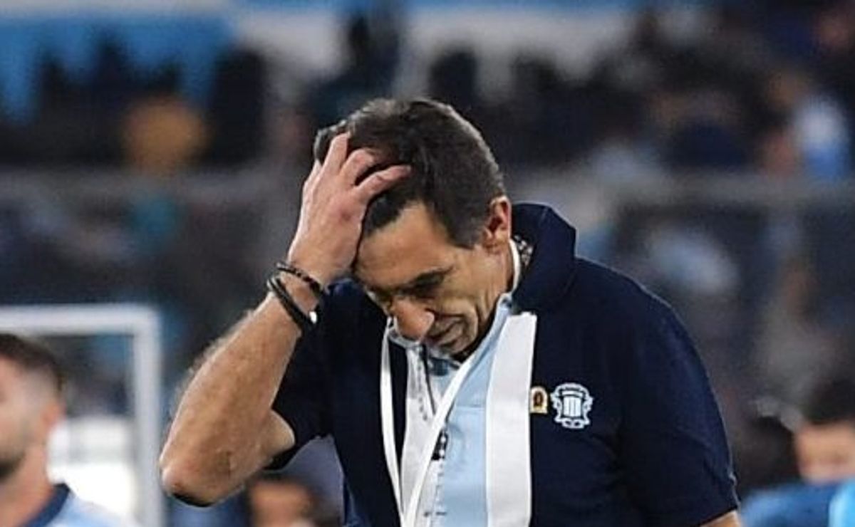 Gustavo Costas, técnico do Racing, se revolta ao vivo após eliminação para o Flamengo: “decepcionei meu povo”