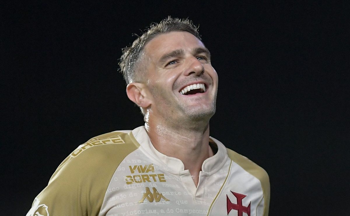 Vasco decide sobre futuro de Vegetti e já inicia conversas para renovação de contrato