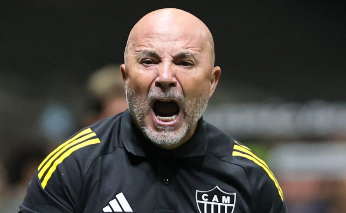 Discurso lúdico de Sampaoli inspira o Atlético e incendeia o vestiário antes da classificação: “Joguem como crianças”