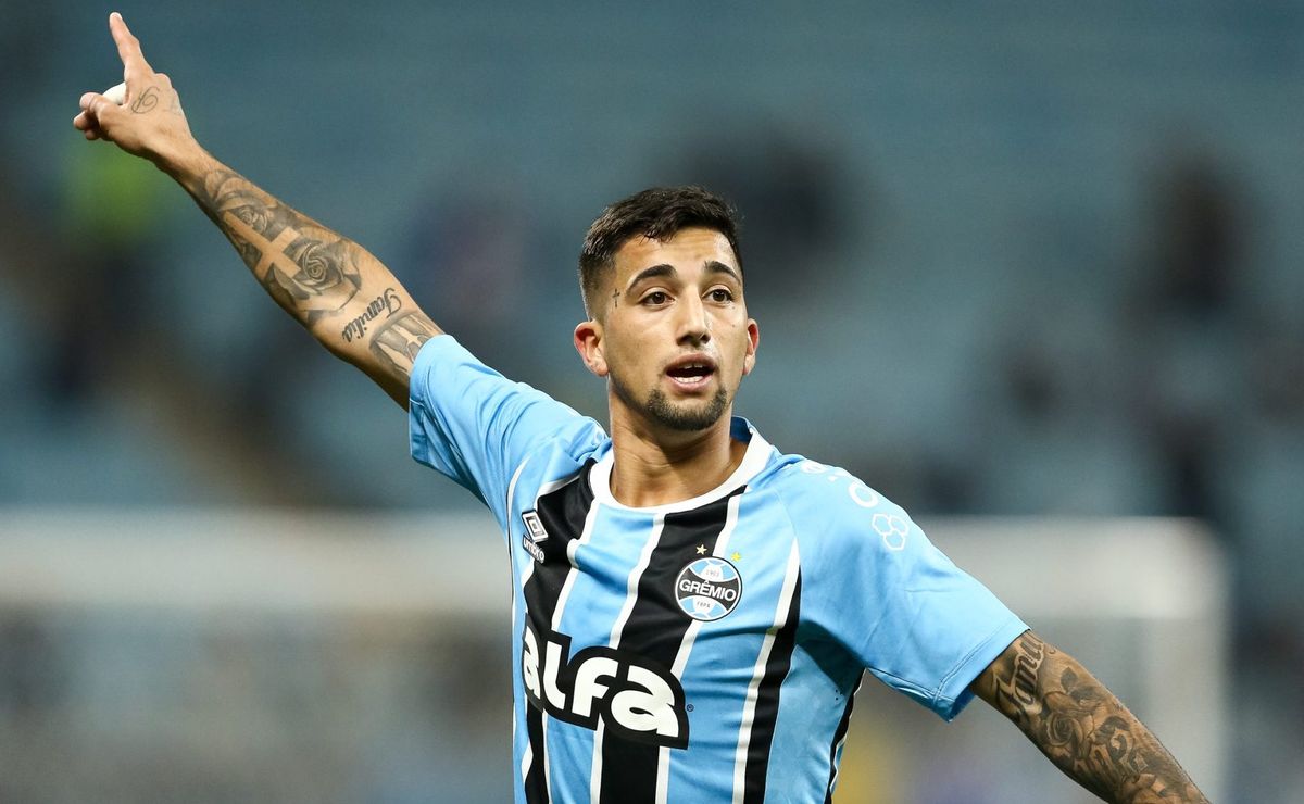 Cristian Olivera, do Grêmio, admite vontade assinar contrato e jogar em 2026 pelo Nacional, do Uruguai