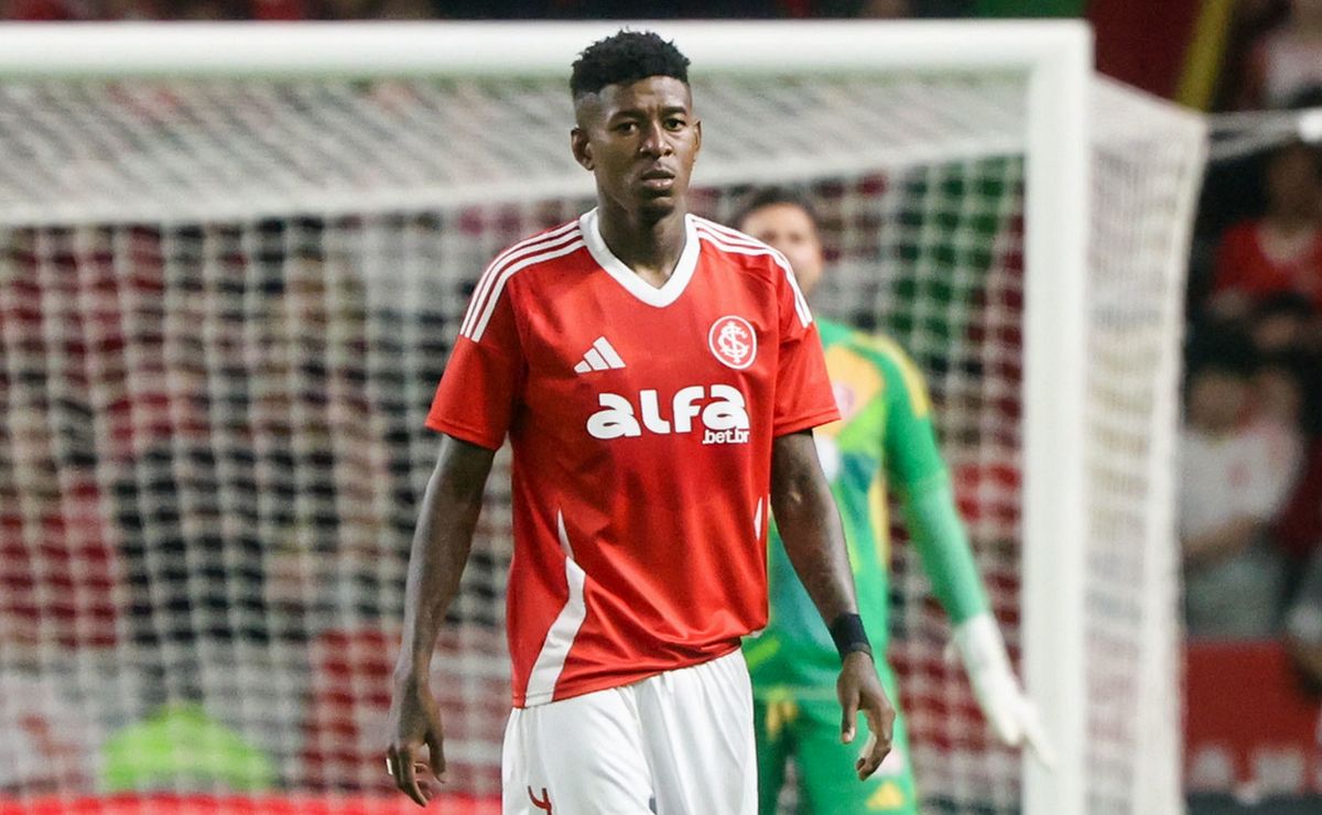 Internacional pode ter retorno de Vitão como titular e Bruno Gomes na lateral contra o Atlético-MG