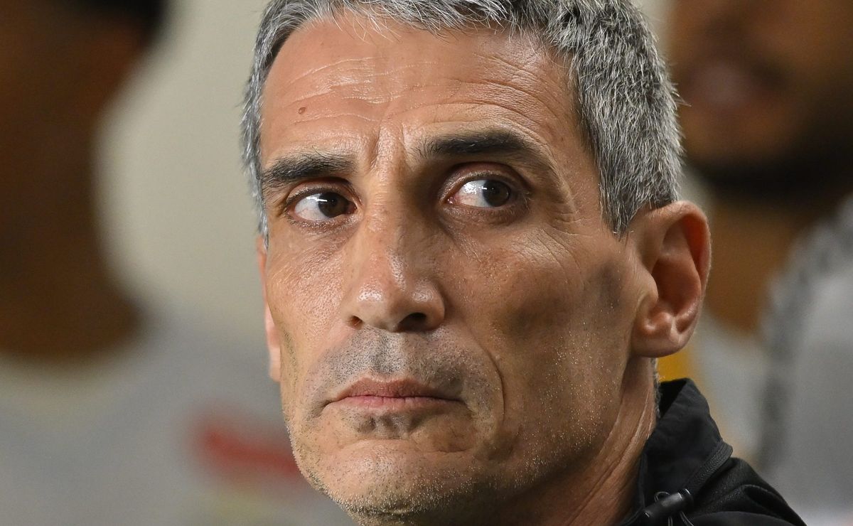 Vojvoda não tem interesse, Santos decide manter planejamento e descarta renovar com Rodrigo Fernández