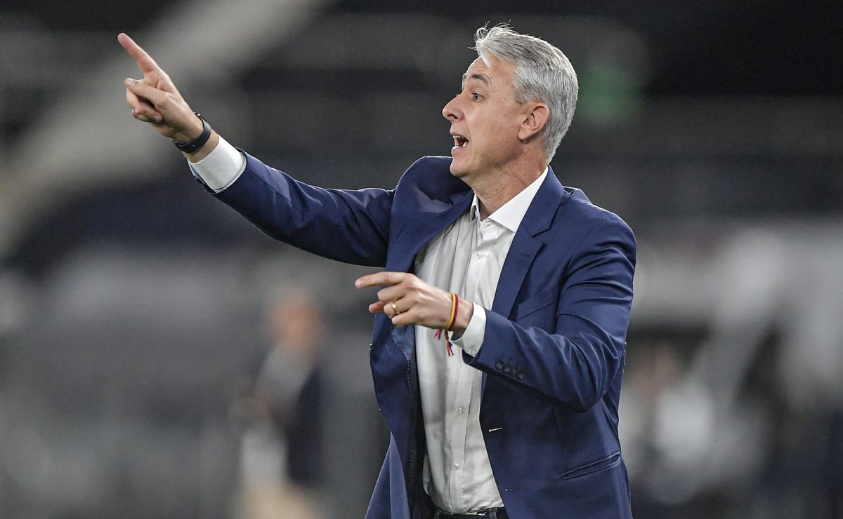 Tiago Nunes busca repetir feito histórico de Felipão e eliminar Palmeiras de Abel na Libertadores