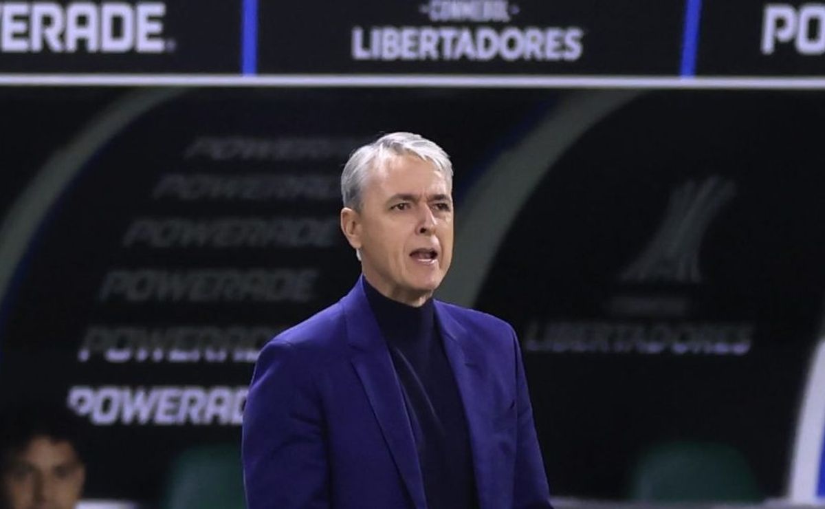 Tiago Nunes se revolta com Palmeiras após eliminação da LDU na Libertadores: “não respeitou como deveria respeitar”