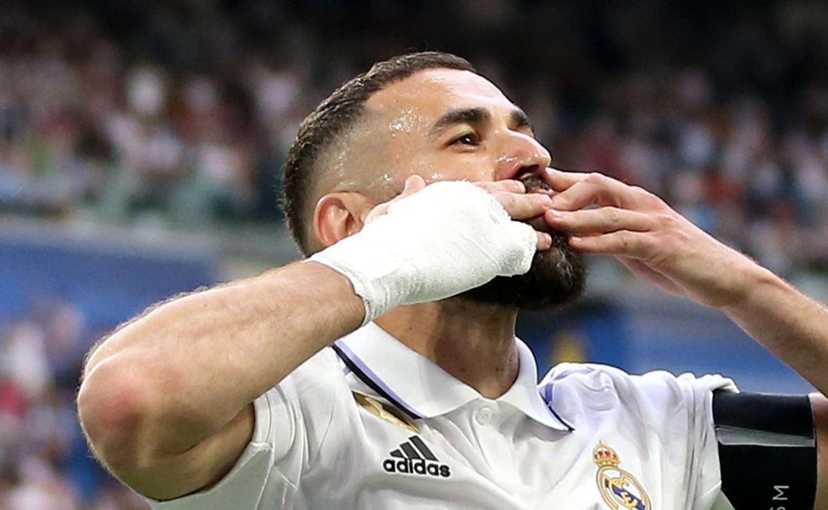 Paulo Caleffi quer contratar Benzema no Grêmio e faz contato com intermediários, afirma rádio