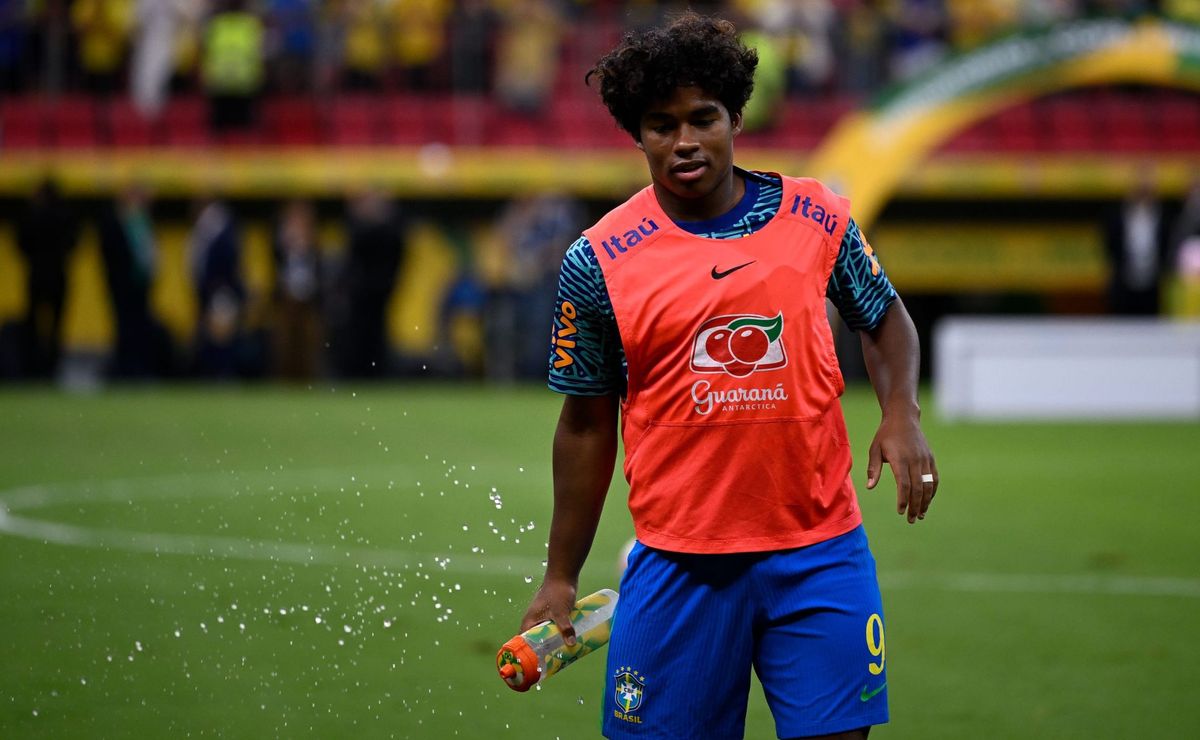 Palmeiras acompanha movimentação do Flamengo por Endrick e comemora decisão do atacante de seguir na Europa