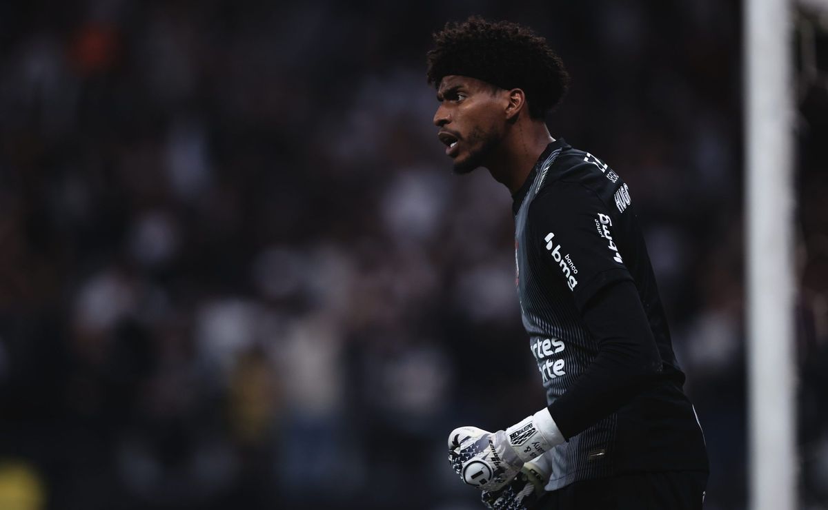 Com novidades sobre Hugo Souza, confira a provável escalação do Corinthians para encarar o Grêmio