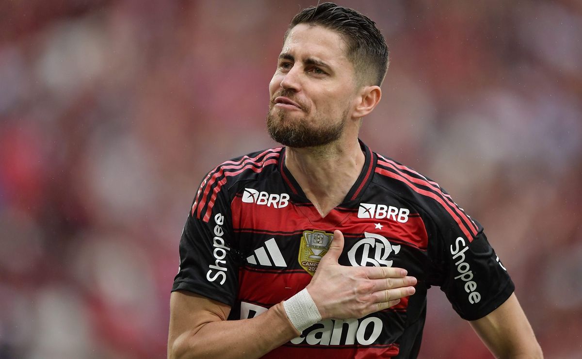 Flamengo e Sport se enfrentam no Brasileirão em duelo de equipes com campanhas opostas