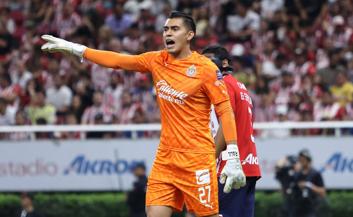 Los motivos por los que Javier Aguirre pone de titular a Raúl Rangel en ...