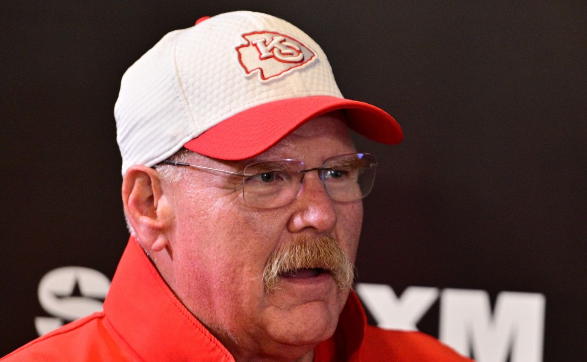 NFL News: Chiefs HC Andy Reid issues strong warning to Patrick Mahomes about making behind-the-back passes NFL News: Chiefs HC Andy Reid issues strong warning to Patrick Mahomes about making behind-the-back passes