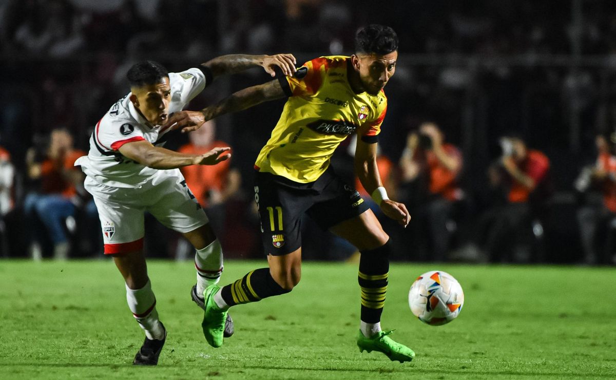 Barcelona drew against SC Sao Paulo but suffered the loss of Joao Rojas Barcelona drew against SC Sao Paulo but suffered the loss of Joao Rojas