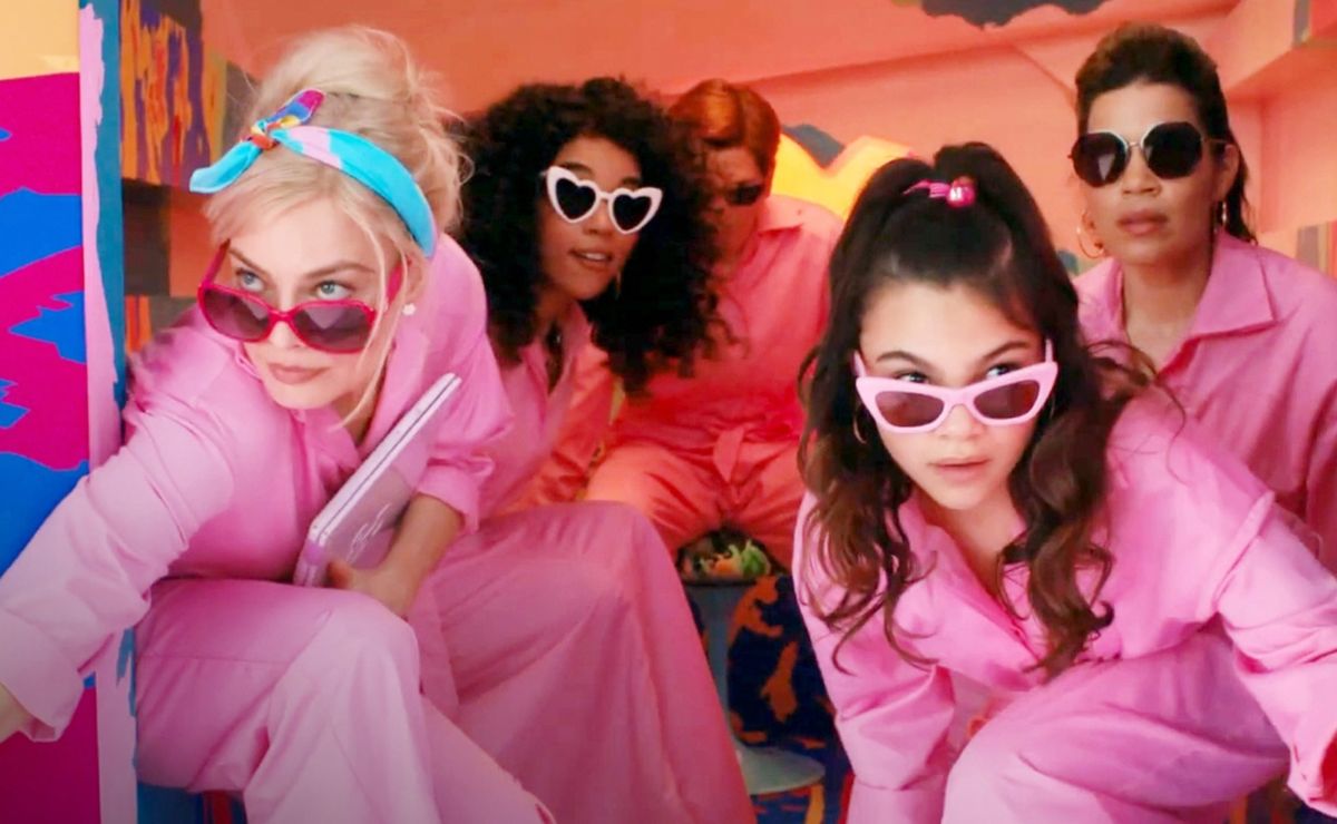 “No creo que se haya hecho nunca”: el director de Titanic ama esta escena de Barbie 6 La importancia del personaje de Gloria en Barbie