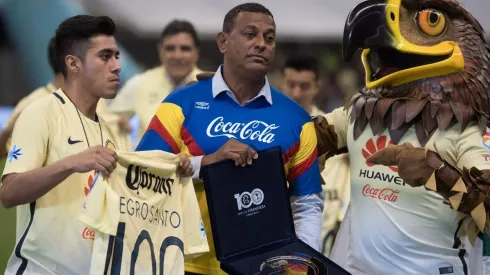 Antonio Carlos Santos criticó con todo a Rodolfo Pizarro.