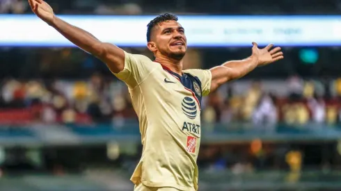 Martin anotó el 2-2 definitivo entre América y Pumas.