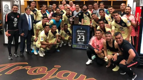 El plantel azulcrema se despidió de Moisés Muñoz.