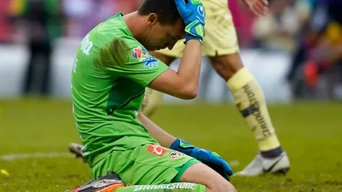 Agustín Marchesín se lamenta luego de la derrota.