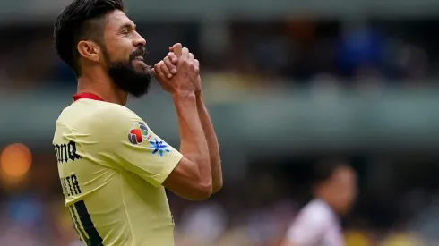 Oribe Peralta salió lesionado a los 76'.