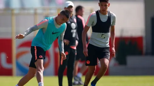 Edson Álvarez no es considerado como titular por Miguel Herrera.