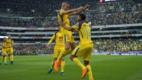 Dentro y fuera del campo... ¡Somos tus padres Celeste!