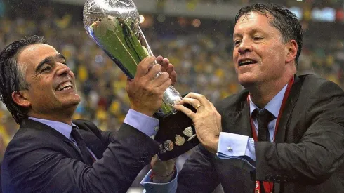 El 26 de mayo del 2013, Ricardo Peláez celebró con todo el título del América sobre Cruz Azul.