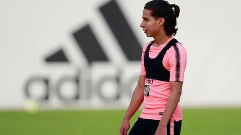 Diego Lainez viajaría esta noche a las 21 horas rumbo a España.