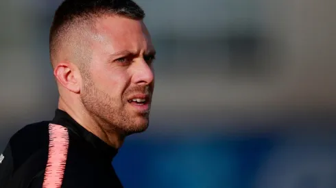 Ménez estará 6 semanas fuera de las canchas por otra operación de rodilla.