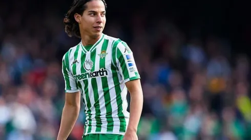 Lainez comienza a ganar el cariño de los aficionados del Betis.