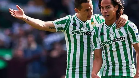 Guardado conversando con Lainez.