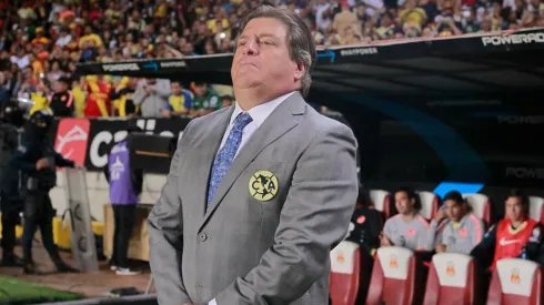 Miguel Herrera en el partido frente a Morelia.