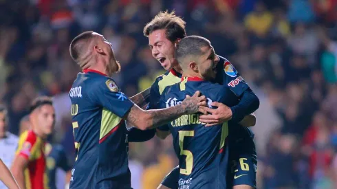 América celebrando la anotación de Francisco Córdova.