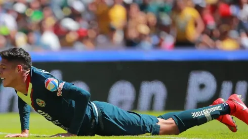 Édson Álvarez podría salir la próxima temporada. (Foto: Getty Images)