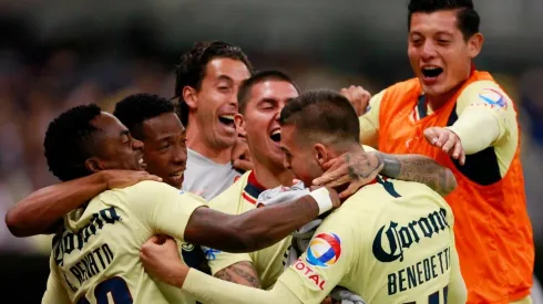 Las Águilas celebraron el Clásico en el vestidor
