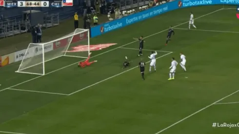 Nicolás Castillo anotó el descuento para Chile.