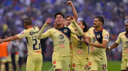 América enfrentando a Cruz Azul.