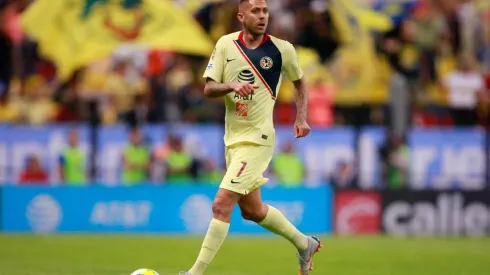 Otro más que no rinde portando la "7" azulcrema