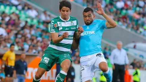Santos Laguna enfrentando a Querétaro.