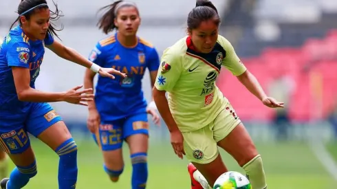 América Femenil enfrentando a Tigres por las semifinales.
