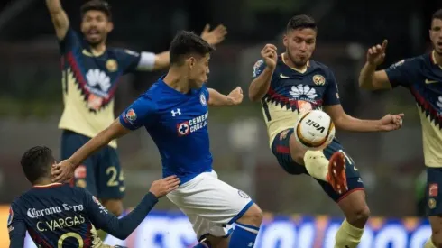 América enfrentando al Cruz Azul en el Apertura 2017.